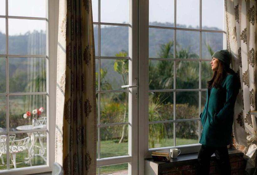 فندق Stayvista At Brickwood Hill With Outdoor Infinity Pool & Jacuzzi