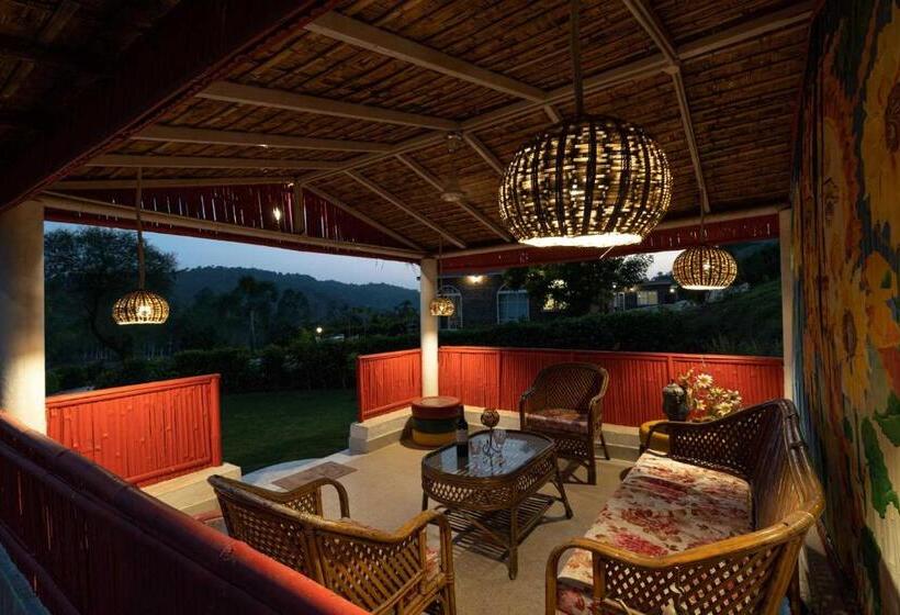 فندق Stayvista At Brickwood Hill With Outdoor Infinity Pool & Jacuzzi