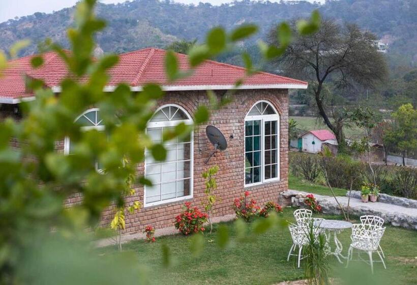 فندق Stayvista At Brickwood Hill With Outdoor Infinity Pool & Jacuzzi