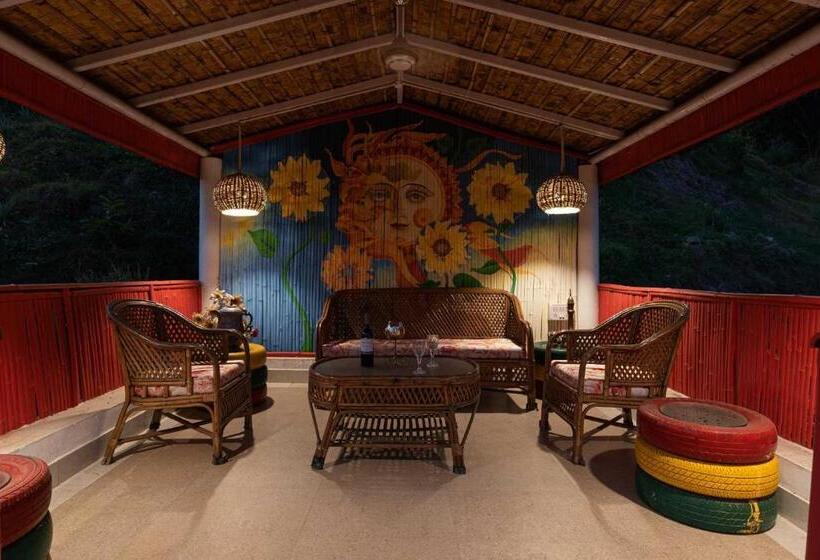 فندق Stayvista At Brickwood Hill With Outdoor Infinity Pool & Jacuzzi