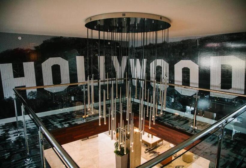 בית מלון כפרי Legends