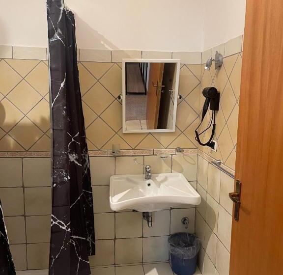 مبيت وإفطار Bed And Relax Il Maniero