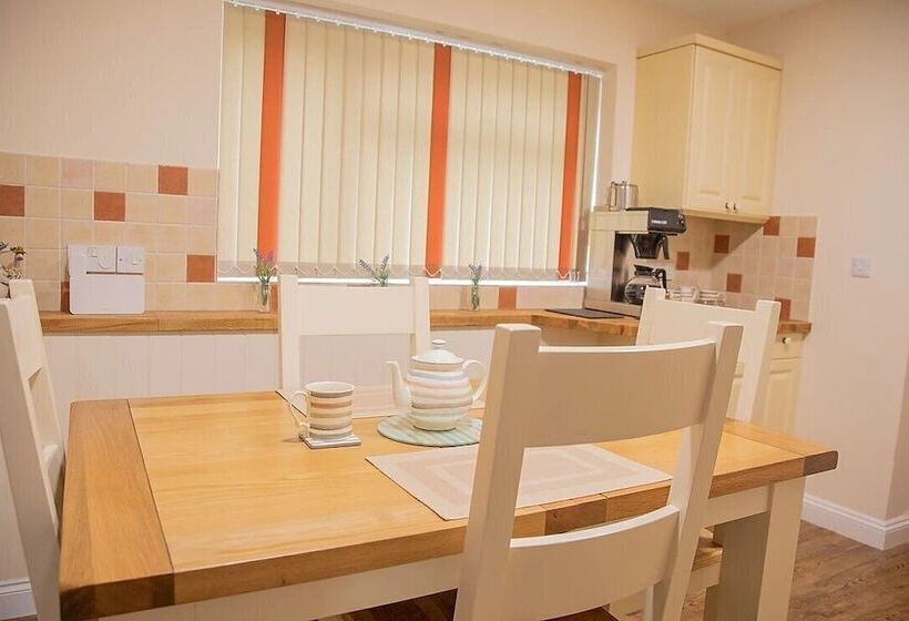 צימר The Annexe @ Elmbank   Adults Only