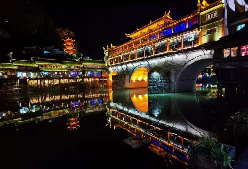 호텔 Floral Fenghuang Feng Xue Ye Gui Ren