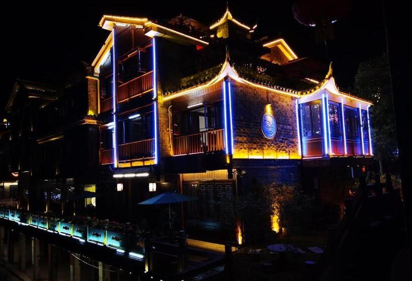 호텔 Floral Fenghuang Feng Xue Ye Gui Ren