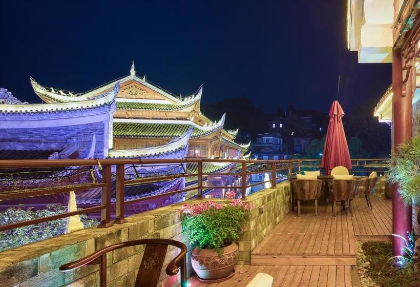 호텔 Floral Fenghuang Feng Xue Ye Gui Ren