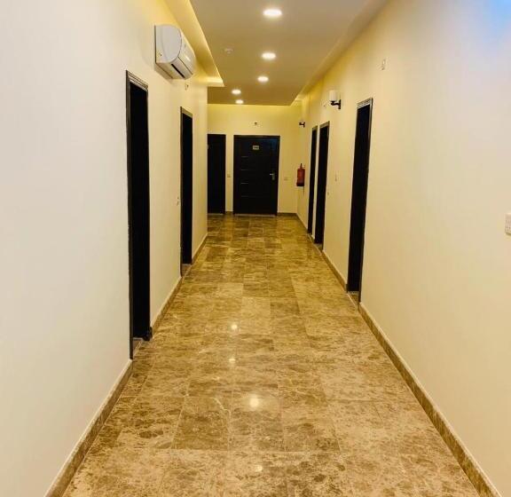 هتل Lova Suites