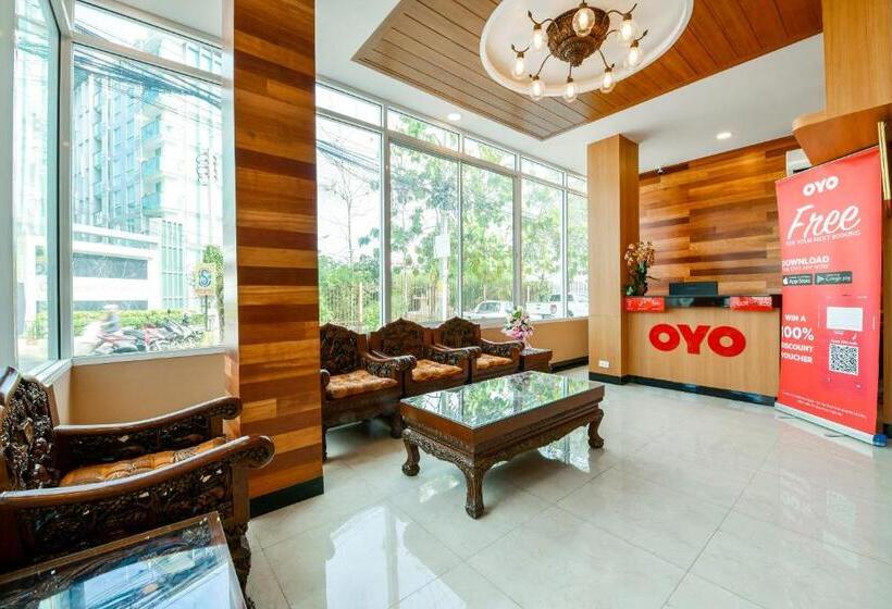 Отель Oyo 458 Nakorn Siam Boutique