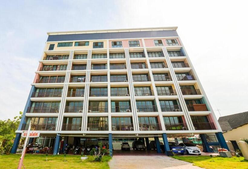 Отель Oyo 458 Nakorn Siam Boutique