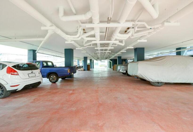 Отель Oyo 458 Nakorn Siam Boutique