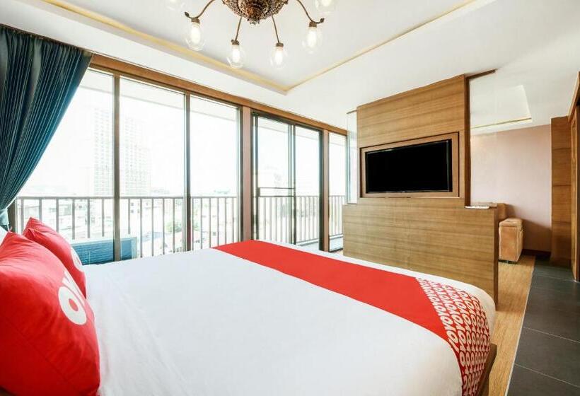 Отель Oyo 458 Nakorn Siam Boutique