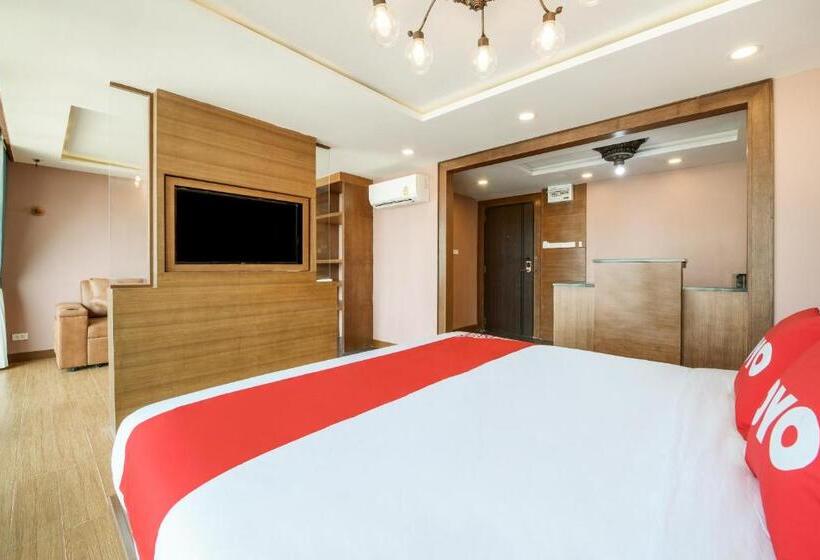 Отель Oyo 458 Nakorn Siam Boutique