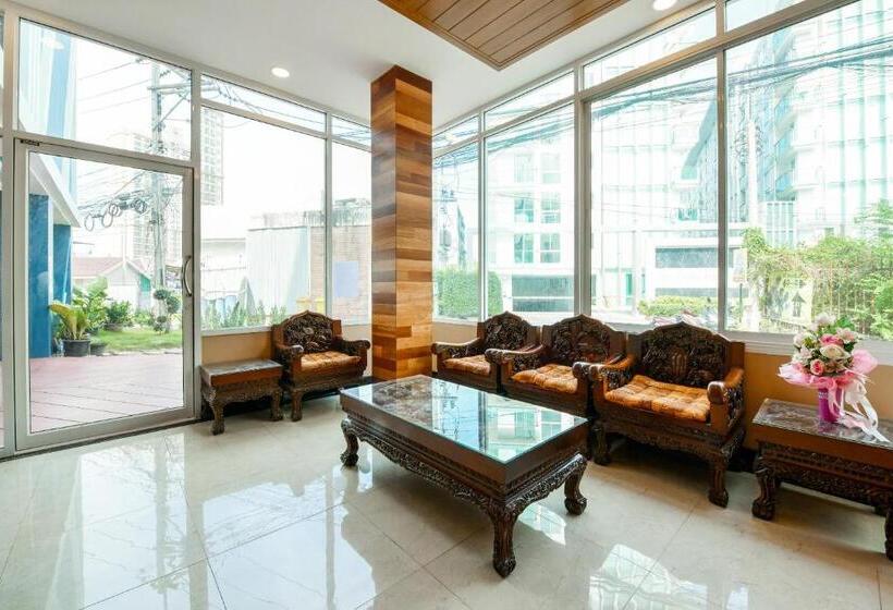 Отель Oyo 458 Nakorn Siam Boutique