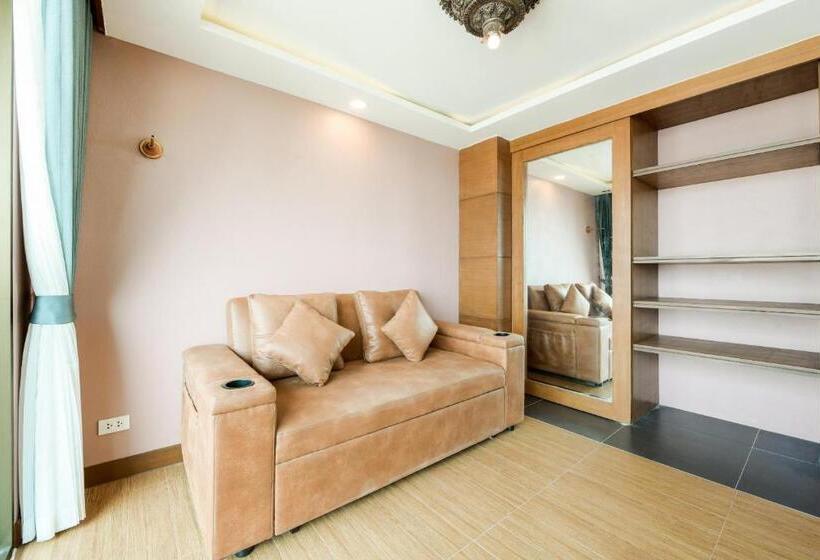 Отель Oyo 458 Nakorn Siam Boutique