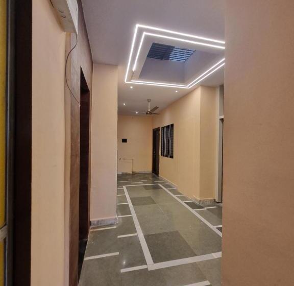 ホテル Shree Shivtam