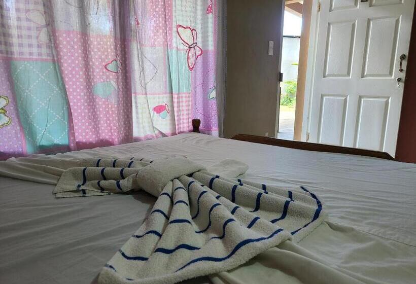 בית מלון כפרי Sophie House