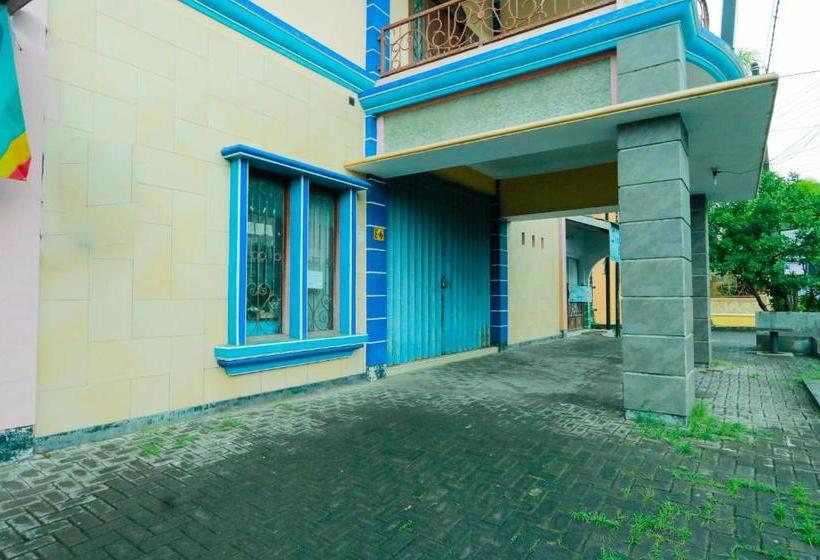 ホテル Spot On 1797 Narita Family Residence