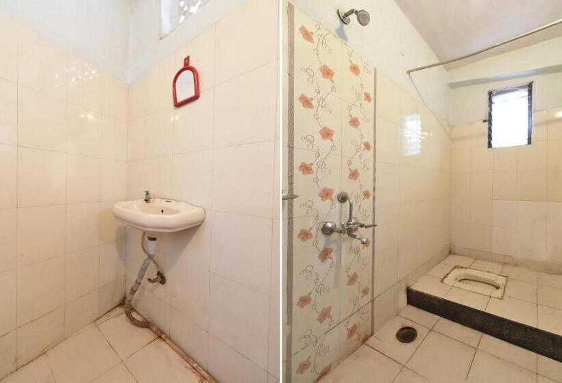 Spot On 64570 Hotel Deepali Lodging