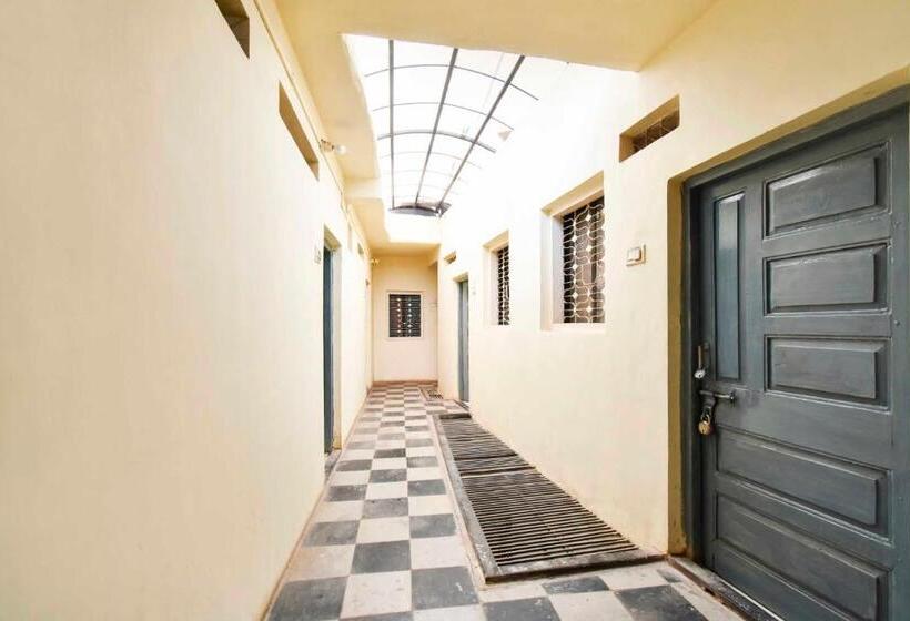 Spot On 64570 Hotel Deepali Lodging