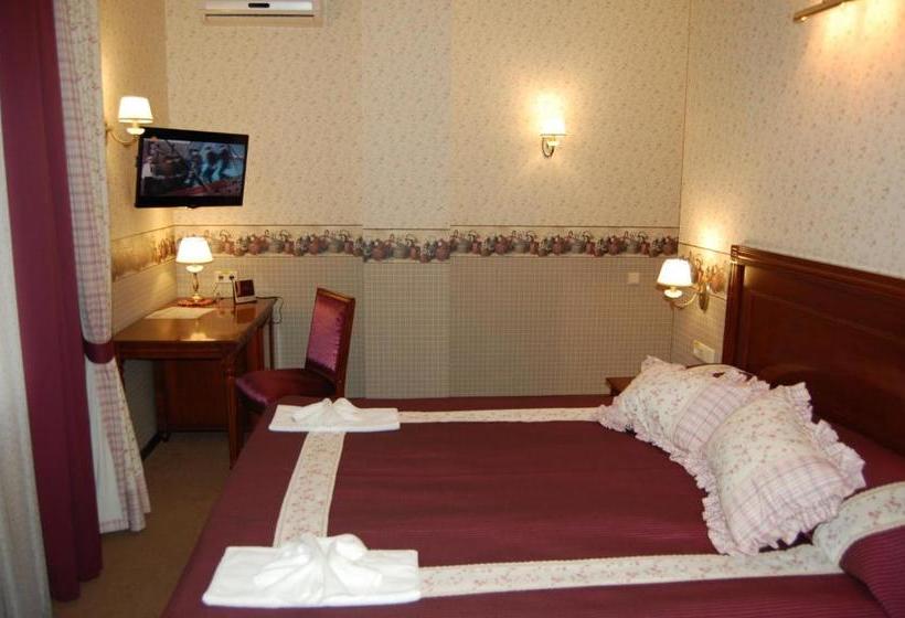 هاستل готель баварія