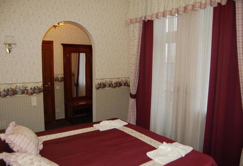 هاستل готель баварія