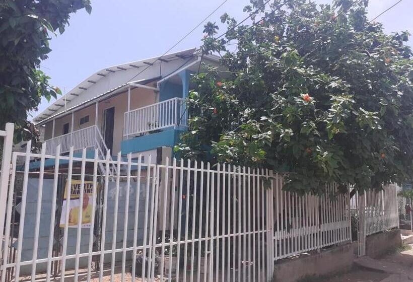 هاستل Apartamento Turistico Eisamar