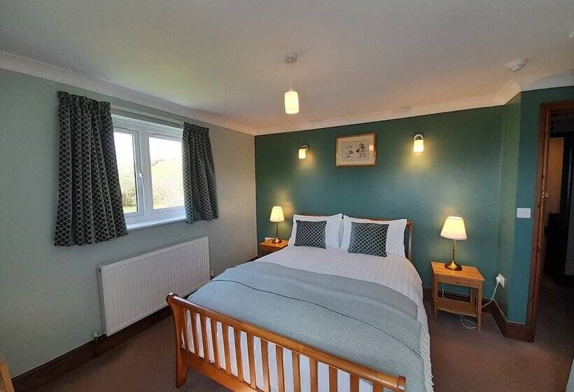 مبيت وإفطار The Dolfor Inn