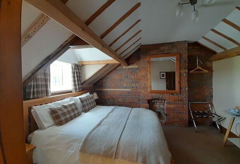 مبيت وإفطار The Dolfor Inn