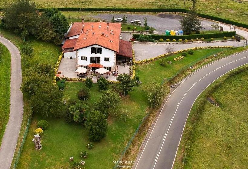 هتل Astei Nekazalturismoa