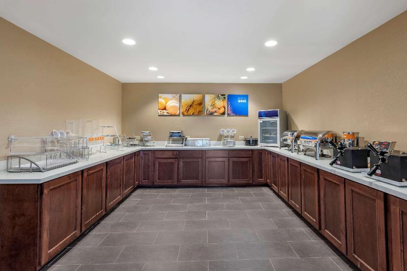 בית מלון כפרי Comfort Suites