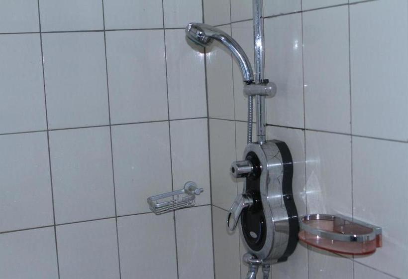 ホテル Lesa Garden