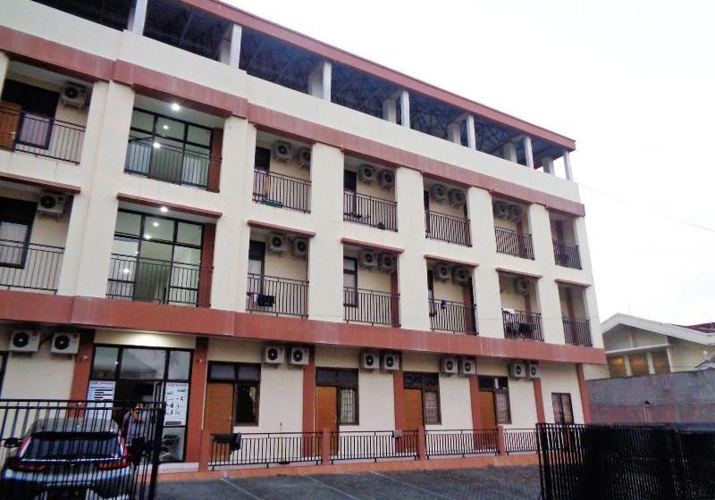 فندق Oyo 2130 Magnolia Residence