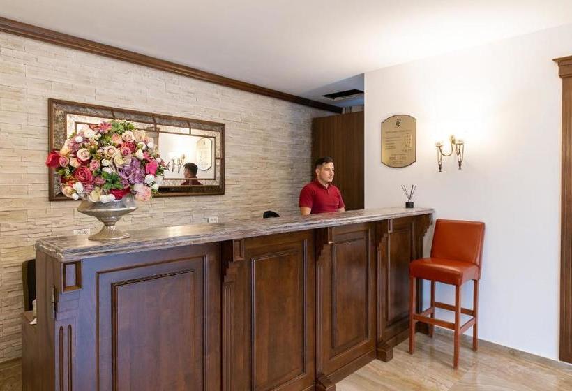 Red Confort Hotel Boutique