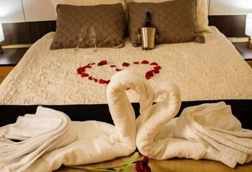 酒店 Serk Ana Suite Hostal