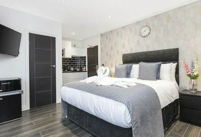 Oyo Orchid Apartments