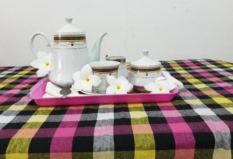 膳宿费 Emikio Mirissa