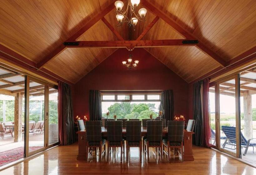 مبيت وإفطار Hiwinui Country Estate