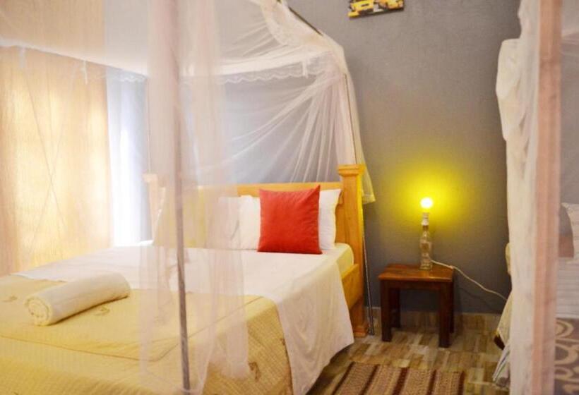 تختخواب و صبحانه Mondi Lodge Kisoro