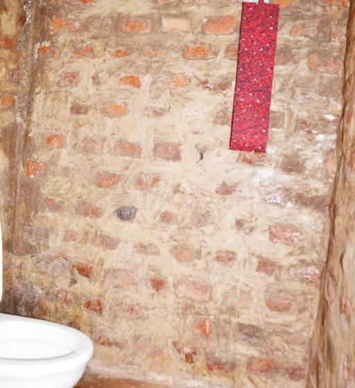 تختخواب و صبحانه Mondi Lodge Kisoro