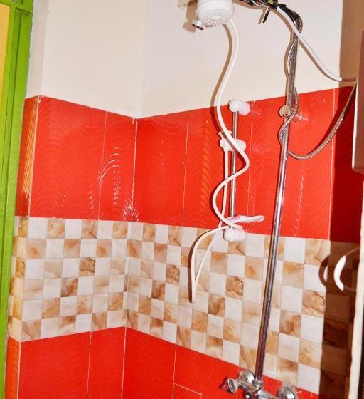 تختخواب و صبحانه Mondi Lodge Kisoro