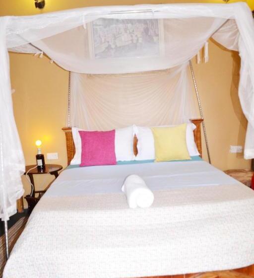 تختخواب و صبحانه Mondi Lodge Kisoro