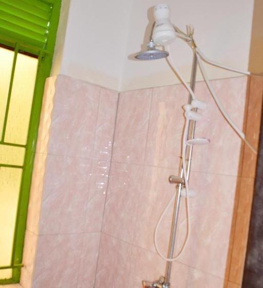 تختخواب و صبحانه Mondi Lodge Kisoro