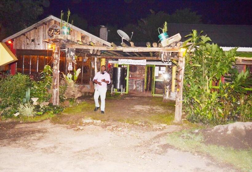 تختخواب و صبحانه Mondi Lodge Kisoro