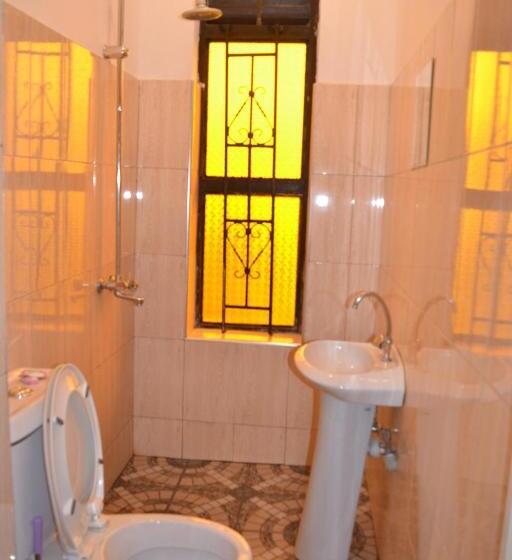 تختخواب و صبحانه Mondi Lodge Kisoro