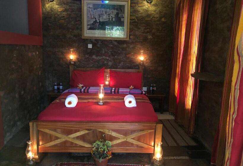 تختخواب و صبحانه Mondi Lodge Kisoro