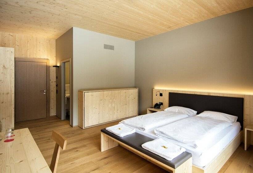 בית מלון כפרי Campra Alpine Lodge & Spa