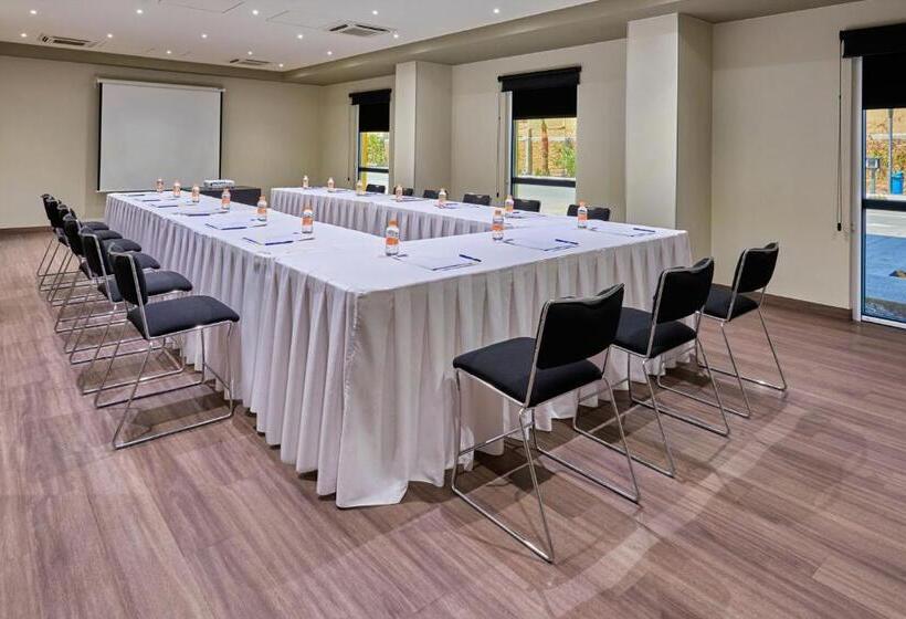 בית מלון כפרי City Express By Marriott Guaymas