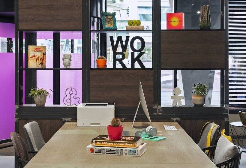 בית מלון כפרי Moxy Lausanne City