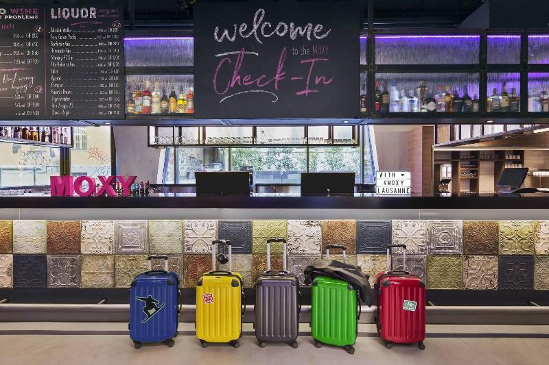 ホテル Moxy Lausanne City