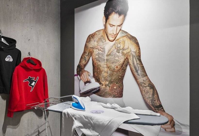 בית מלון כפרי Moxy Lausanne City